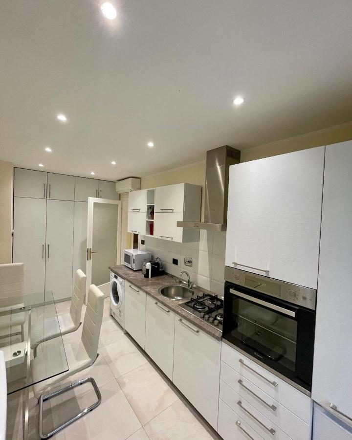 Appartamento Via Trento - 6 Persone Triest Exterior foto