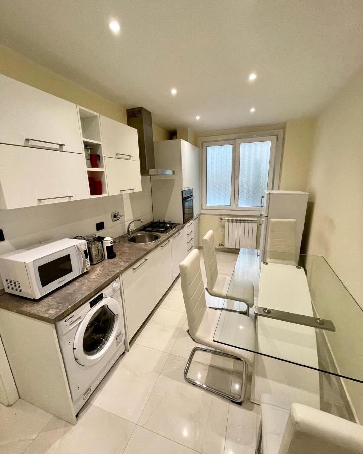 Appartamento Via Trento - 6 Persone Triest Exterior foto